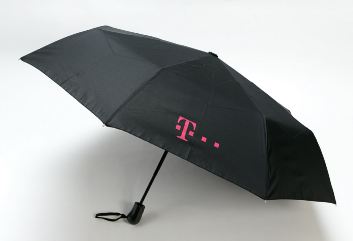 T-Mobile Trinkflasche & Taschenschirm – Bild 3